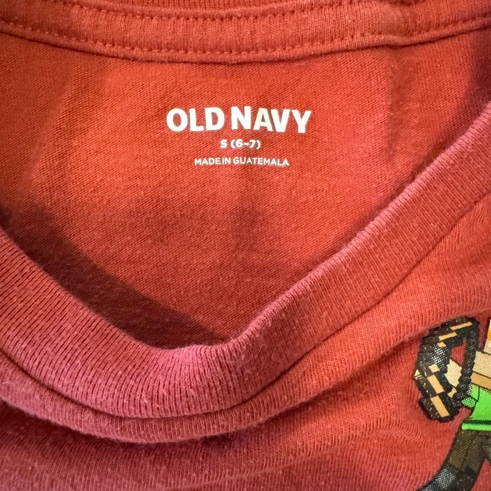 Old Navy-  Minecraft Red Short Sleeve Tee Kids, Size Youth Small 6/7